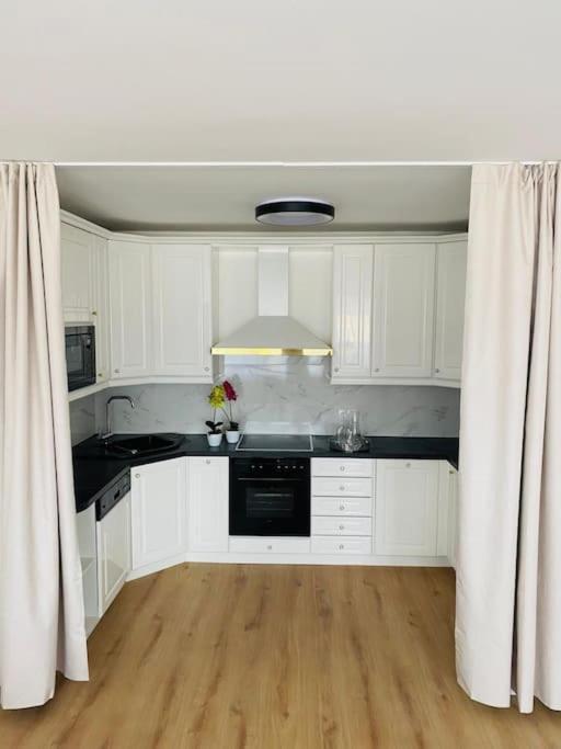Apartment Holiday Place In City