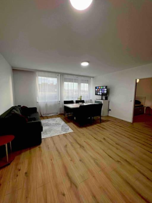 Holiday Place In City Apartment