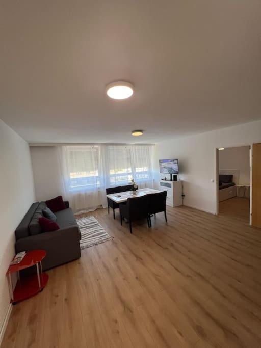 Apartment Holiday Place In City